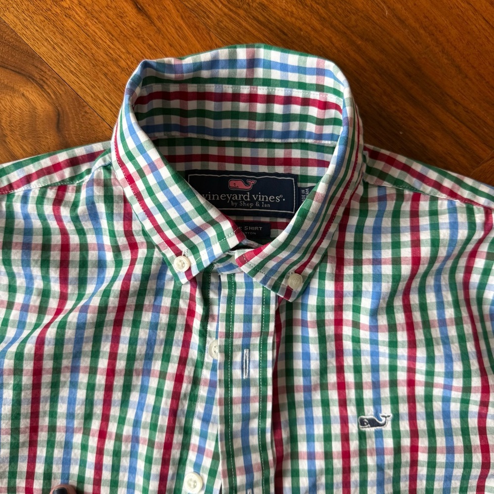 Vineyard Vines Boy’s Whale Button Down Shirt Size Medium